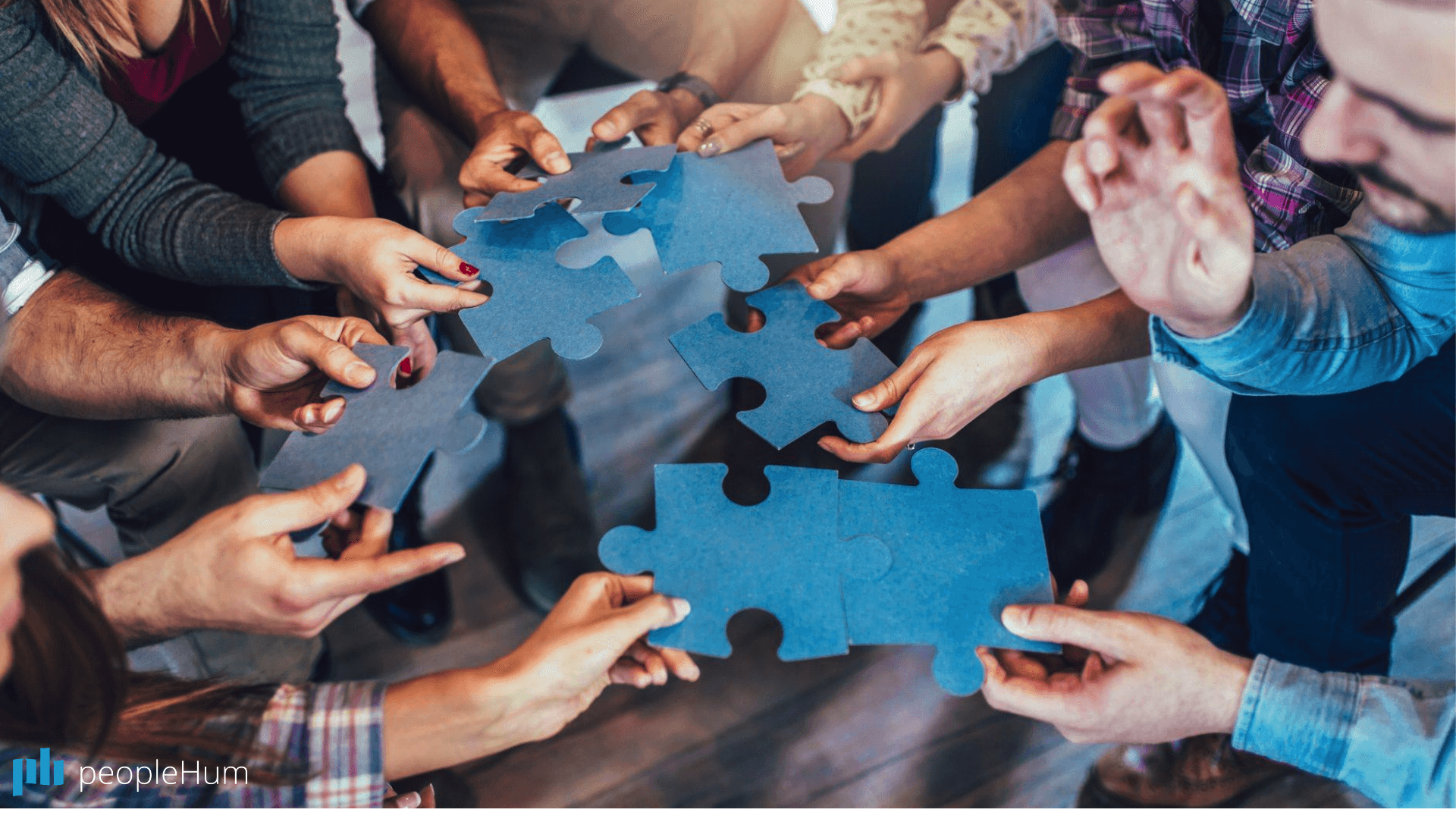 62d84b3d3ba446487d04363e_Team building activities.png